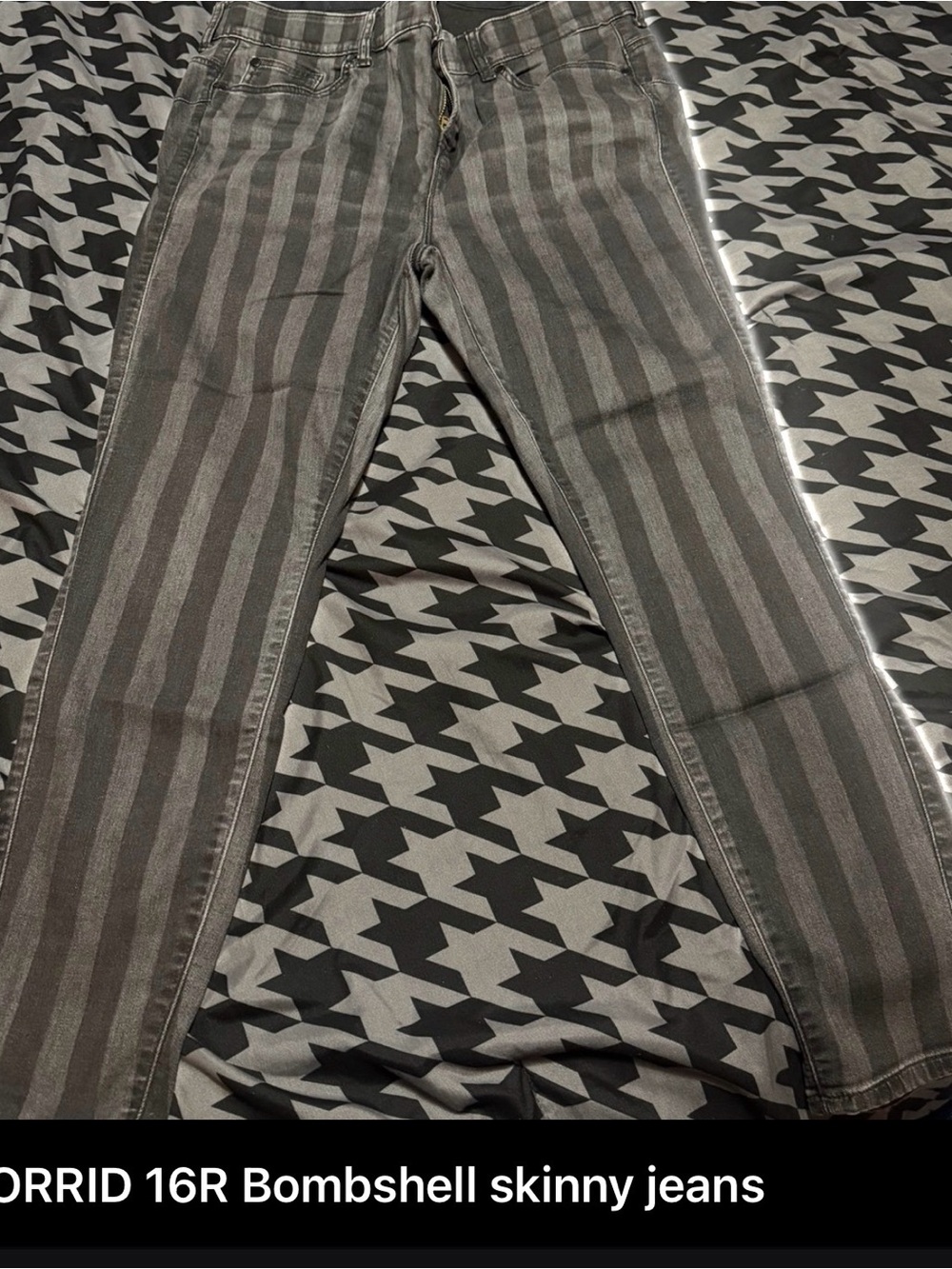 Torrid Striped Black and Gray bombshell Skinny Jeans size 16R - Picture 2 of 3